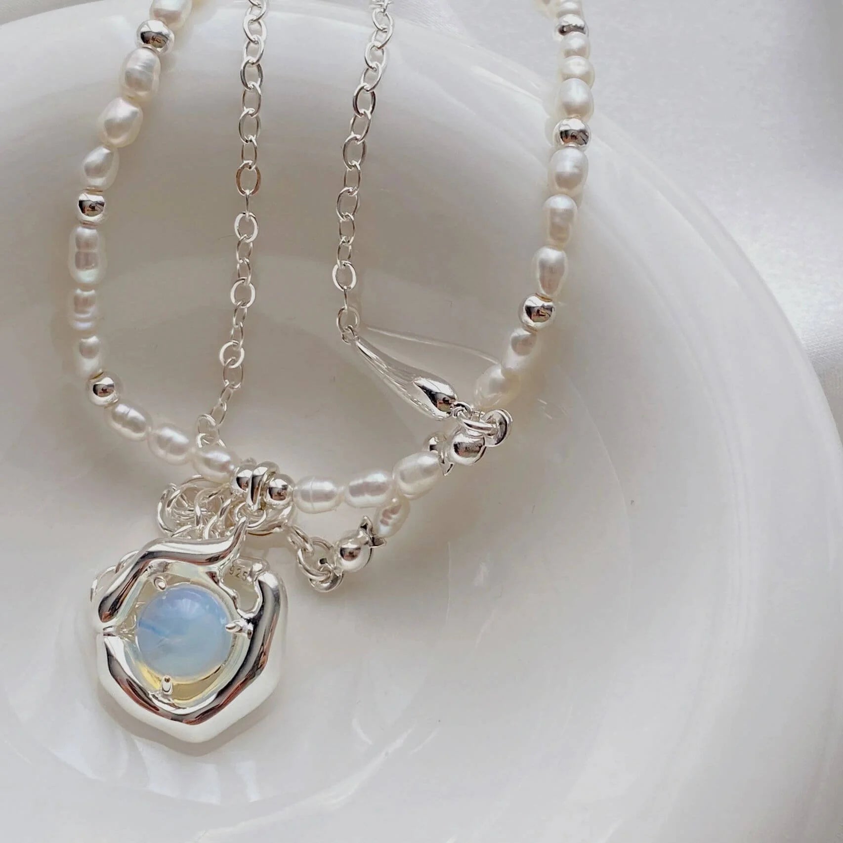 Freshwater Pearl Moonstone Necklace